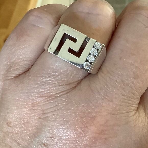 sterling SILVER GREEK KEY WHITE ZIRCON RING SIZE US 8.5 - Picture 6 of 8
